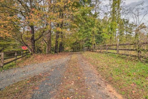 Apartamento Rustic Farm Stay In A Hendersonville Studio!