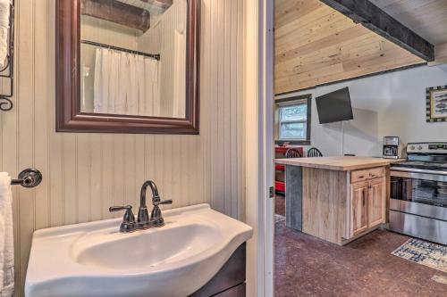 Apartamento Rustic Farm Stay In A Hendersonville Studio!