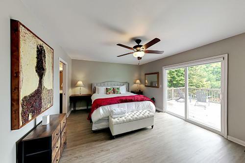 Serenity Mountain Oasis