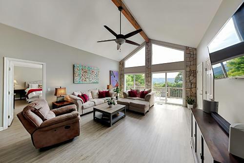 Serenity Mountain Oasis