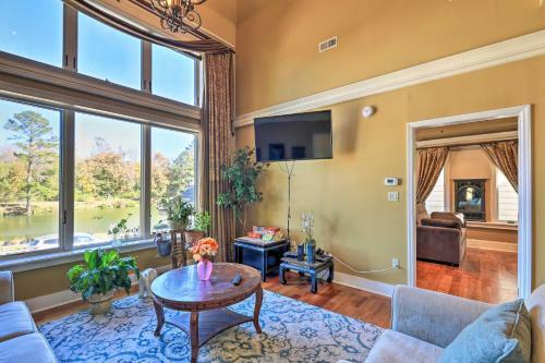 Cozy Jacksonville Cottage - 15 Mi To Beach!