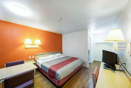 Motel 6 Greenville