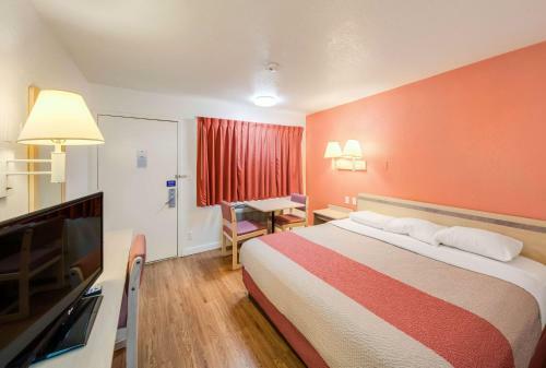 Motel 6 Greenville