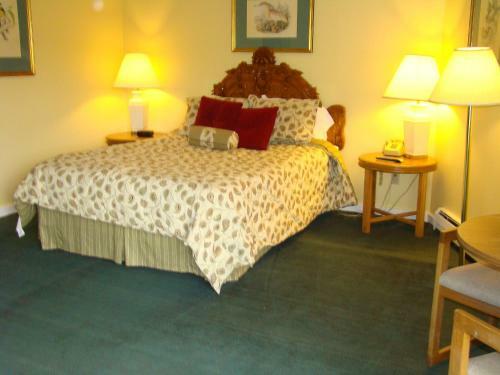 Happy Trails Motel