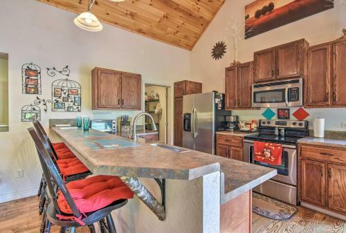 Maggie Valley Home With Hot Tub, Deck And Forest Views