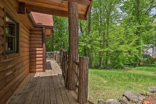Updated Cabin Less Than 10 Miles To Skiing And Hiking!
