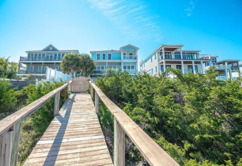 Spacious Beach Home With A Private Pool