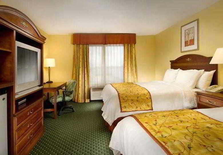 Hotel Fairfield Inn & Suites Marshall
