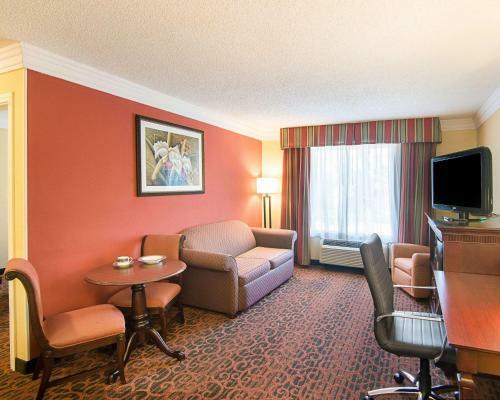 Hotel Comfort Inn & Suites West