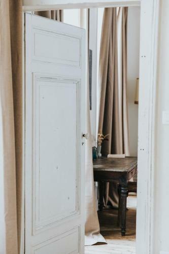 Maison S�raphine - Guest House - Bed And Breakfast