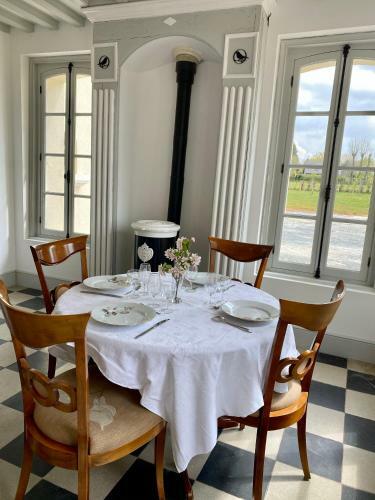 Hostal Manoir De L'oiseli�re
