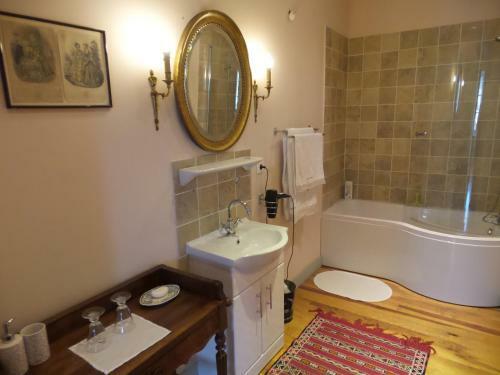 Bed & Breakfast Chambres D'h�tes Art Et Remparts