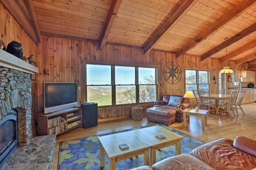 Family-friendly Sparta Cabin With Mtn Views!