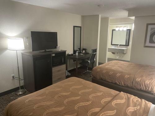 Hotel Quality Inn & Suites