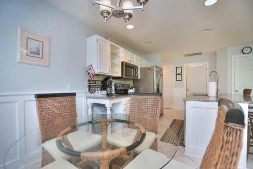 Breeze Way In