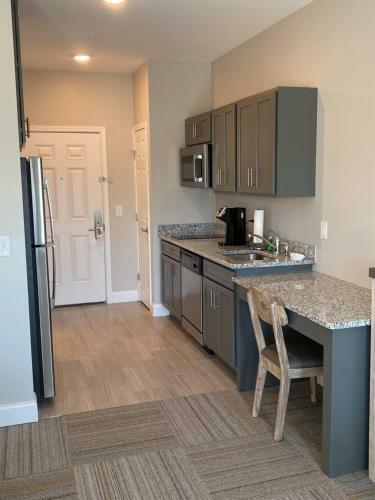 River Hotel Of Southport