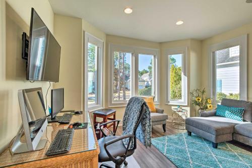 Waterfront Southport Home With Hot Tub And Deck!