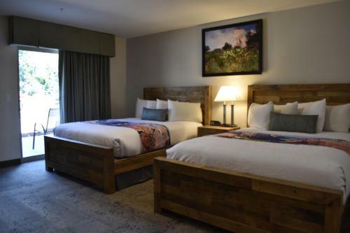 Hotel Bumbleberry Inn