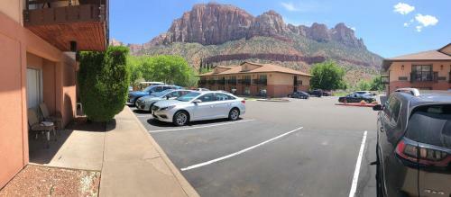 Hotel Bumbleberry Inn