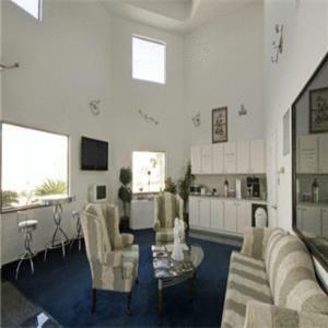 Hotel Americas Best Value Platinum Inn & Suites