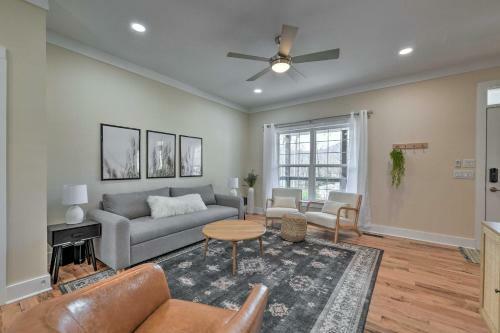 Walk To Downtown! Newly Built Home With Hot Tub