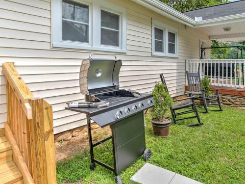 123 Great Location. Beautiful. Spacious And Cozy. Full Kitchen/grill. Love!