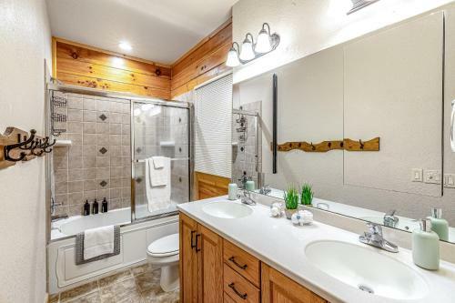 Acorn Lodge