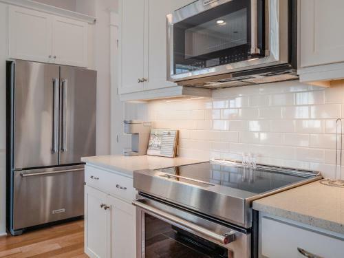 15 Steps From Beach Access! Brand New Duplex
