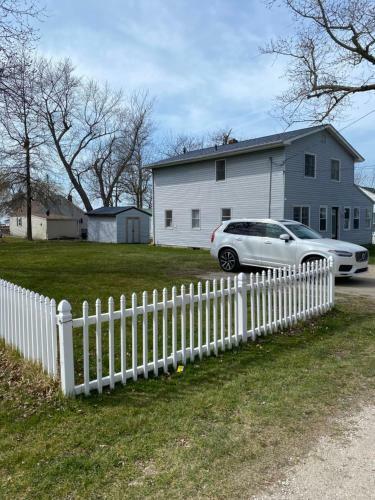Cozy 5br Direct Lake Access Minutes From The Strip