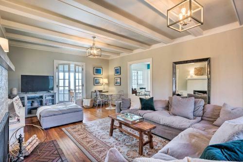 Vintage-mod Getaway With Deck And Private Pool!