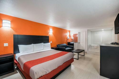 Motel New Six Inn And Suites