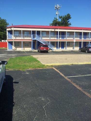 Motel Deluxe Inn Austin