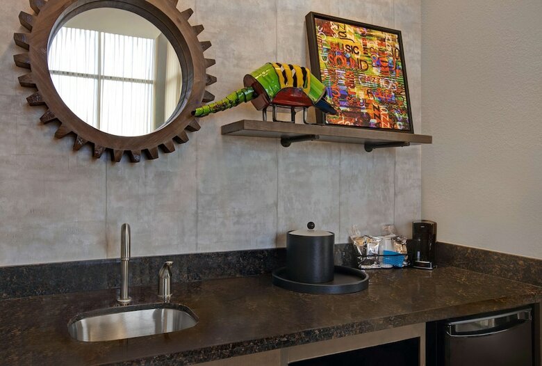 Hotel Hampton Inn And Suites Austin University Capitol