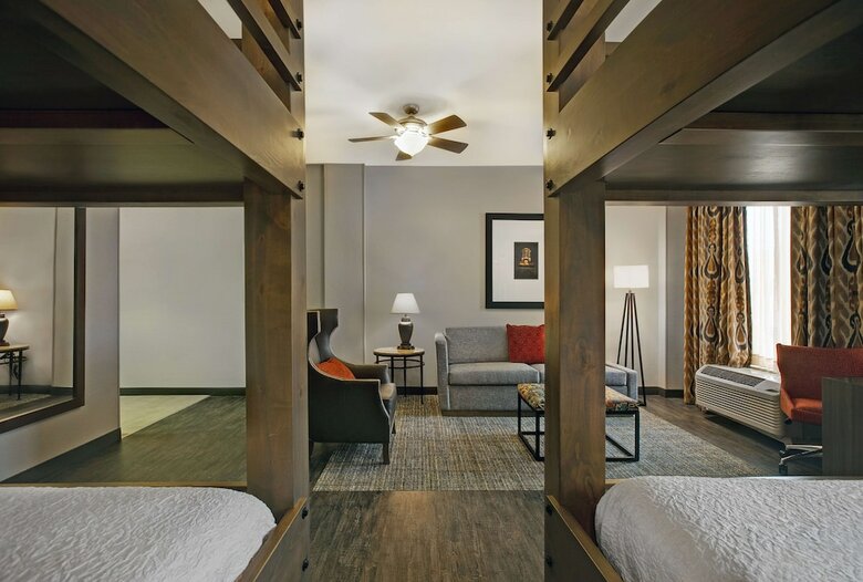 Hotel Hampton Inn And Suites Austin University Capitol