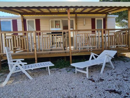 2 Mobil Home Climatis�s Pour 14 Personnes