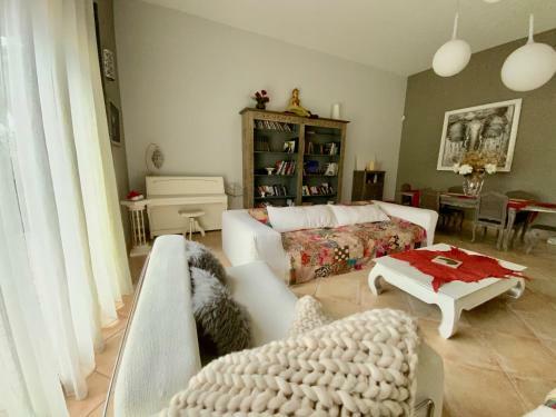 Groomi La Fabuleuse-villa Avec Piscine, Jacuzzi Et Sauna!