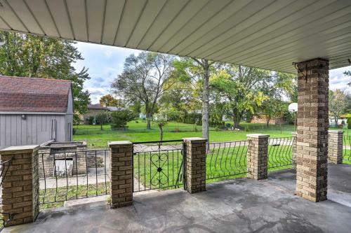 Middleburg Heights Home - 18 Mi To Dtwn Cle!