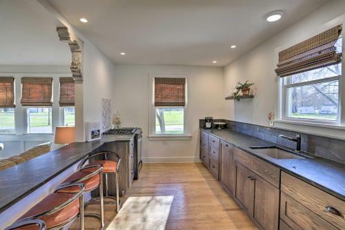 Modern Milan House With Furnished Breezeway!