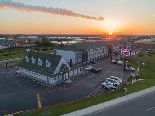 Motel The Crossroads Hotel And Suites Irving