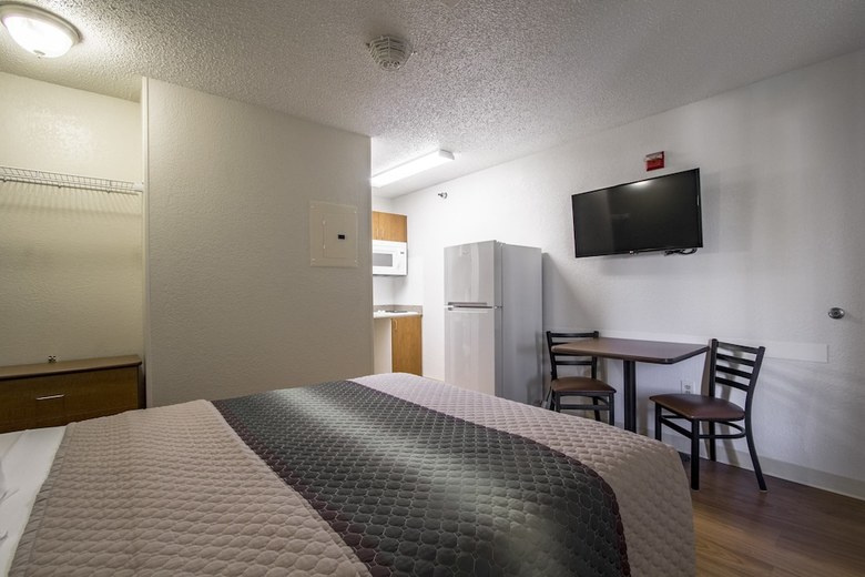 Hotel Crossland Economy Studios - Houston - West Oaks