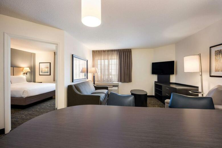 Hotel Candlewood Suites City Centre I-10