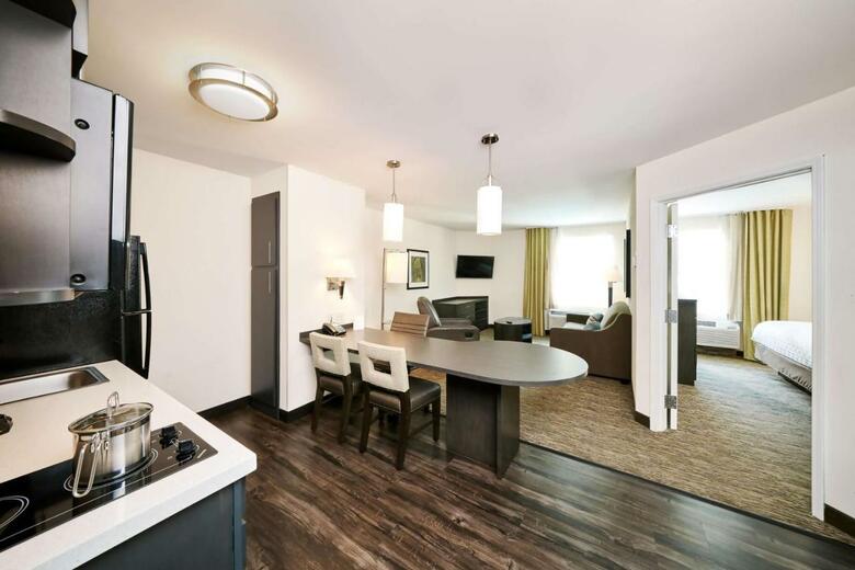 Hotel Candlewood Suites City Centre I-10