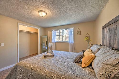 Cozy Whispering Oaks Cottage In Broken Bow