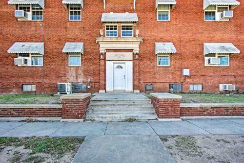 Apartamento Cozy Apt In Historic Enid Building - Pets Ok!