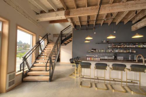 Bowline Hotel