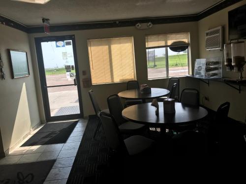 Motel Smart Choice Inn & Suites