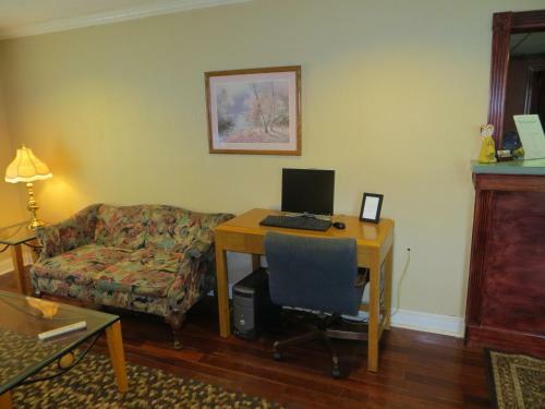 Motel Americourt Hotel And Suites - Elizabethton