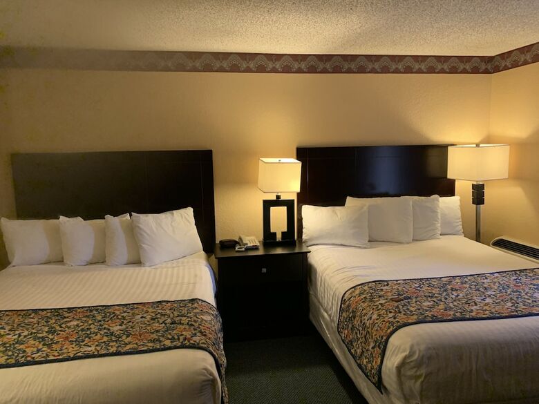 Lincoln Inn Express Hotel And Suites