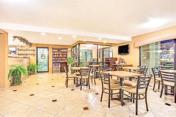 Motel Days Inn And Suites Oklahoma City