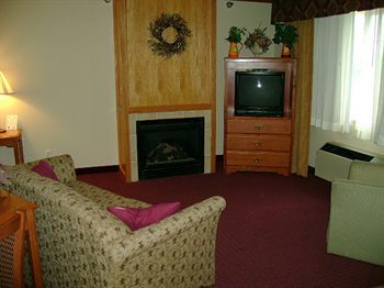 Holiday Inn Express Hotel & Suites Pierre-fort Pierre